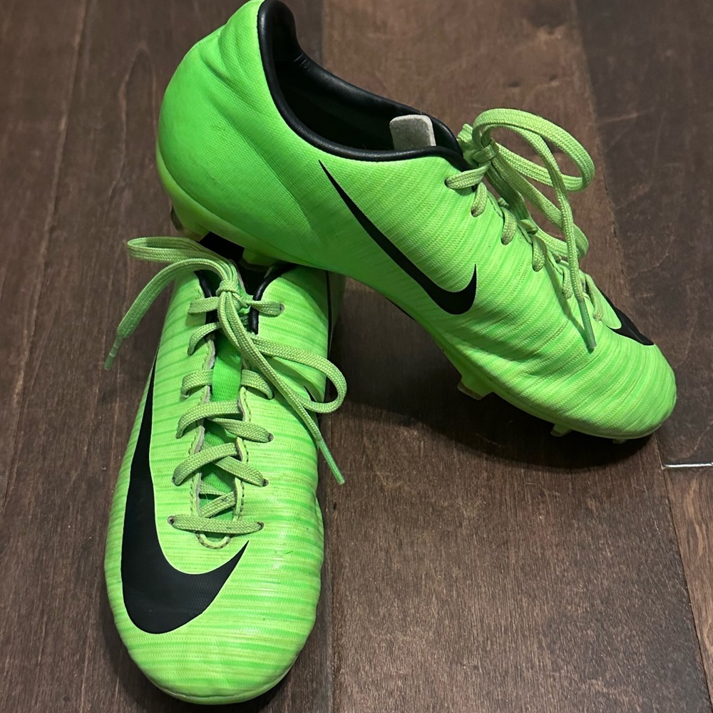 Nike Mercurial Victory VI Kid’s Size 1.5